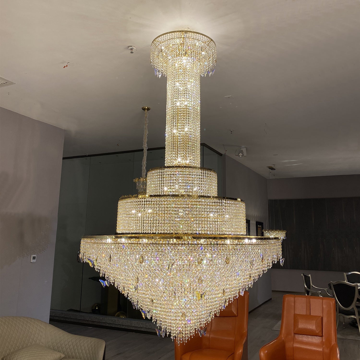 chandelier,chandeliers,pendant,crystal,metal,empire,round,long,oversized,extra large,extra long,large,big,huge,luxury,modern,light luxury,stairs,living room,hallway,entrys,foyer,tiers,layers,multi-tier,multi-layer,clear